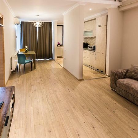 Rose Luxury Apartment Mamaia Ngoại thất bức ảnh
